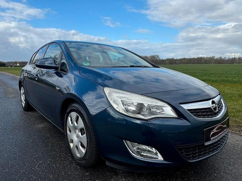 Gebraucht Opel Astra Design Edition 116 PS (85 kW) 2011 Blau Limousine