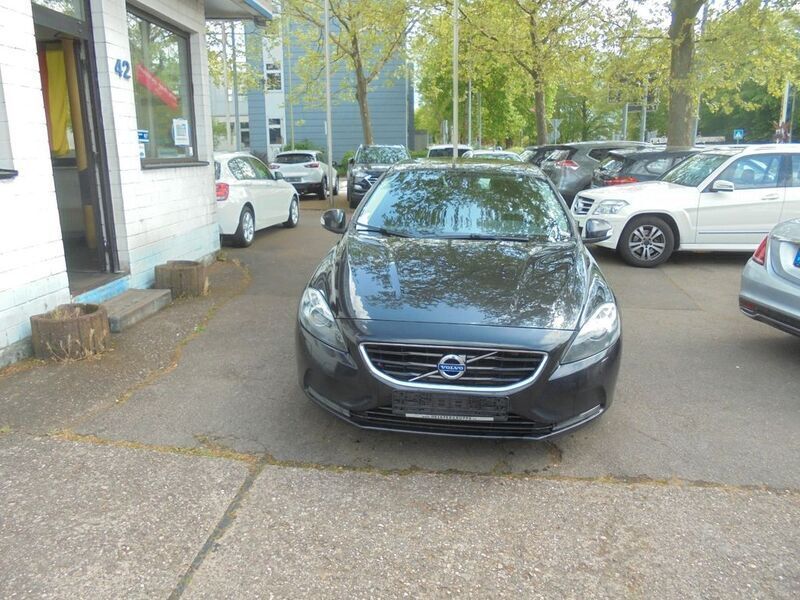 Gebraucht 2014 Volvo V40 Momentum Kombi | 3.950 € - Bild 1/4