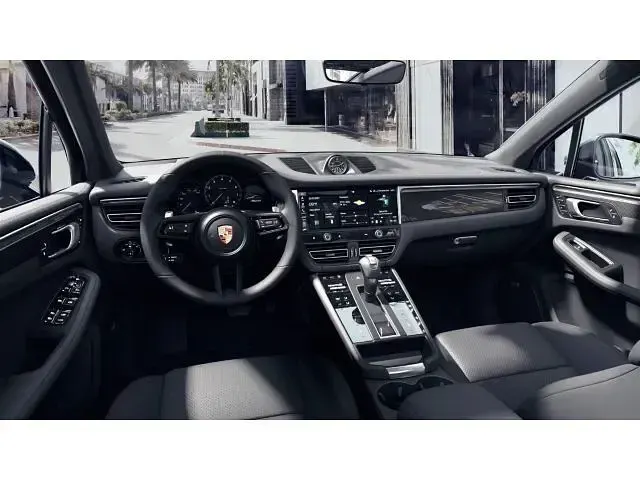 Gebraucht Porsche Macan 265 PS (194 kW) 2021 Tiefschwarz SUV