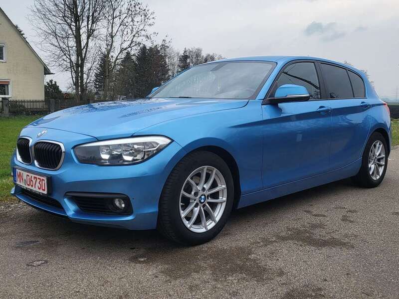 Blau Gebraucht 2018 BMW 118 Advantage Kleinwagen | 12.990 € (Superpreis) - Bild 1/4