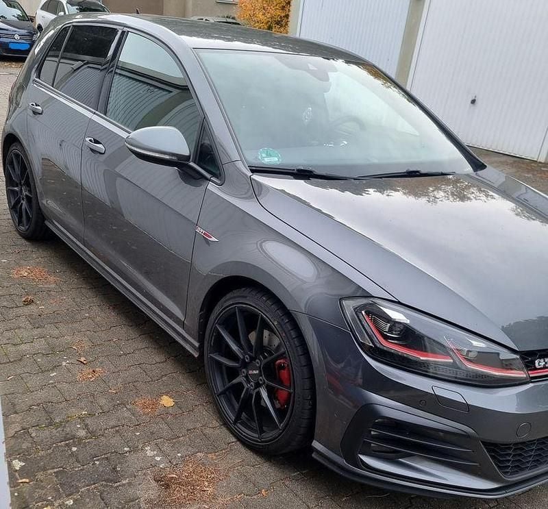 Grau Gebraucht 2016 VW Golf VII GTI Limousine | 21.000 € (Fairer Preis) - Bild 1/4