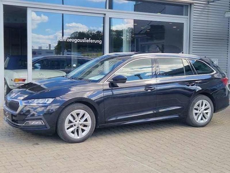 Schwarz Gebraucht 2021 Skoda Octavia First Edition Kombi | 21.478 € (Etwas zu teuer) - Bild 1/4