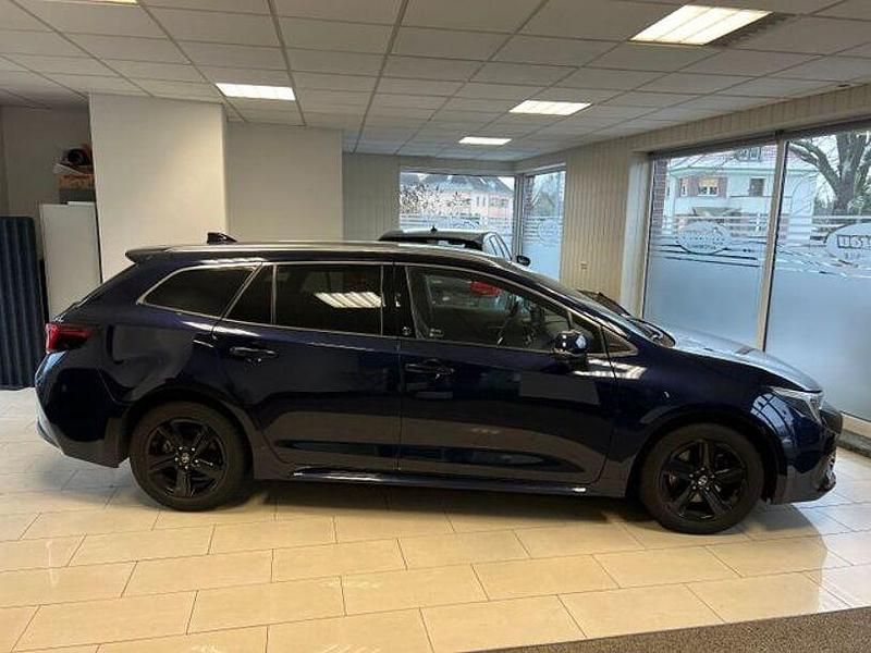 Gebraucht Toyota Corolla Team 196 PS (144 kW) 2023 Blau Kombi