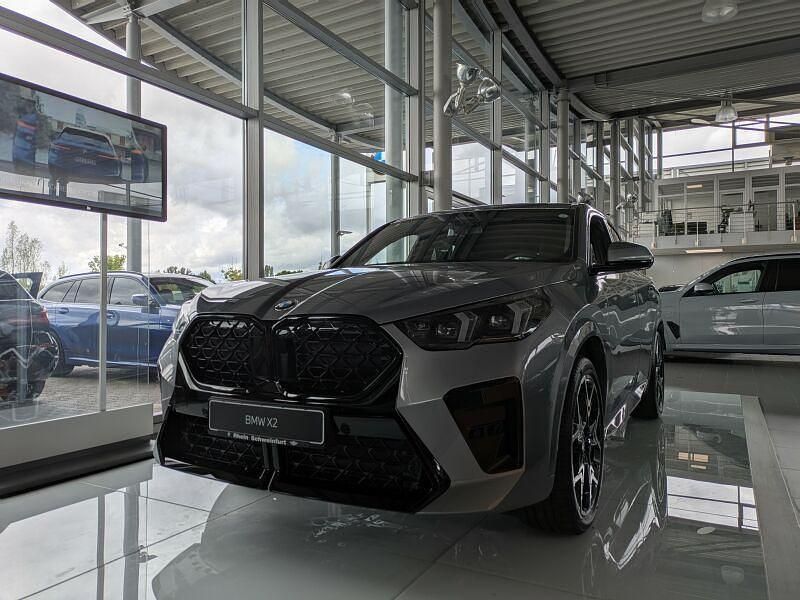 Grau Neu 2025 BMW X2 M Sport SUV | 53.285 € (Fairer Preis) - Bild 1/4