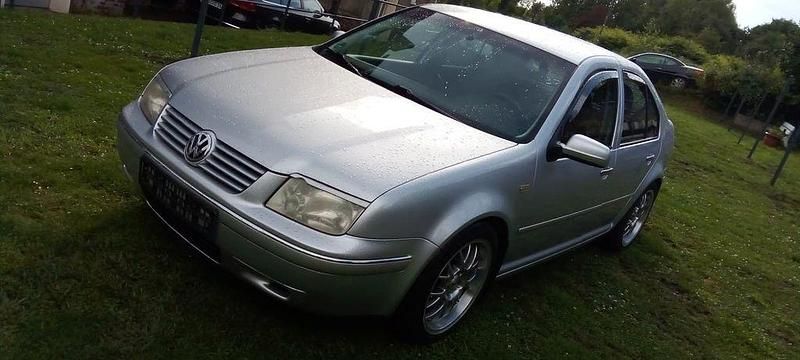 Silber Gebraucht 2002 VW Bora Highline Limousine | 2.400 € (Fairer Preis) - Bild 1/4