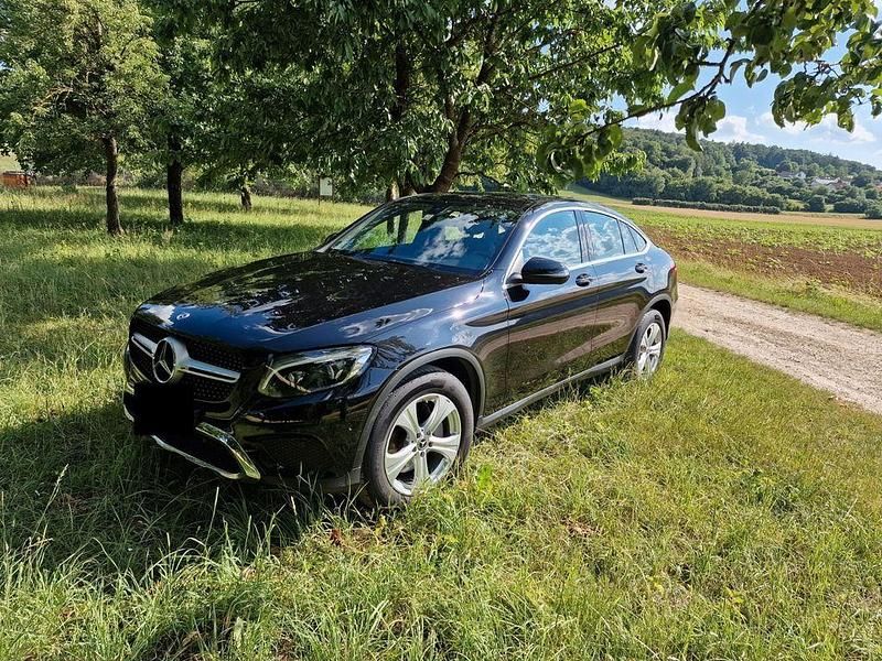 Schwarz Gebraucht 2017 Mercedes GLC250 Coupé | 29.900 € (Guter Preis) - Bild 1/4