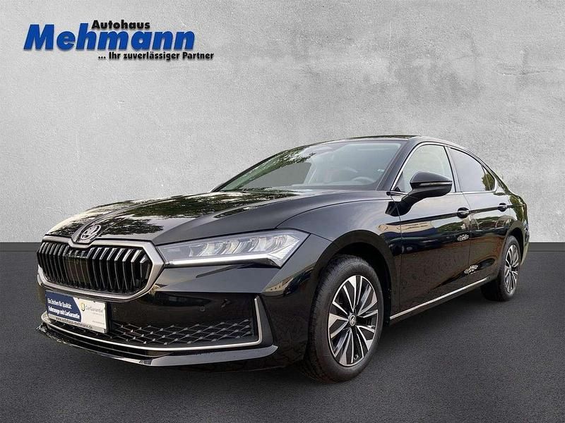 Gebraucht Skoda Superb Selection 150 PS (110 kW) 2024 Ebony schwarz metallic (metallic) Limousine