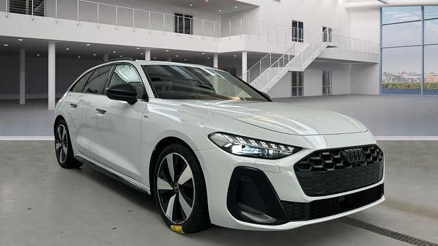 Second-hand Audi A5 S-line plus 204 CP (150 kW) 2025 Alb Break