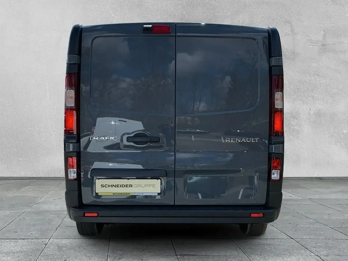 Gebraucht Renault Trafic Komfort 170 PS (125 kW) 2025 Grau Van / Kleinbus