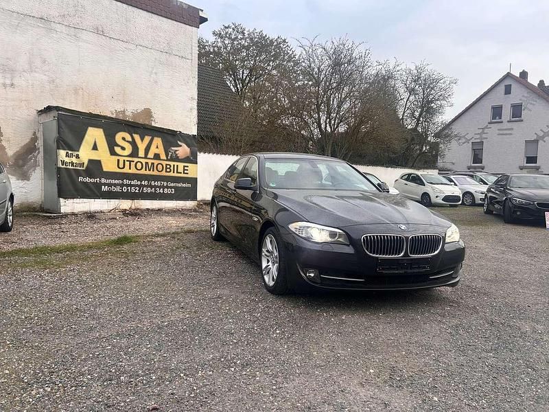 Gebraucht BMW 520 184 PS (135 kW) 2010 Blau Limousine