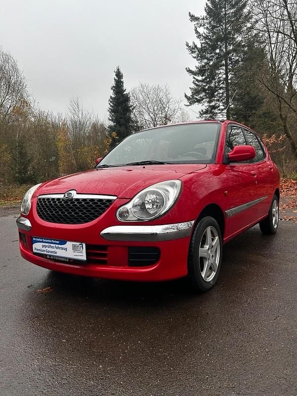 Rot Gebraucht 2005 Daihatsu Sirion Kleinwagen | 2.300 € (Guter Preis) - Bild 1/4