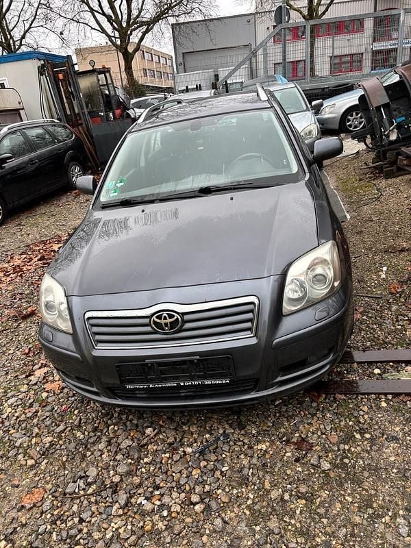 Gebraucht Toyota Avensis 129 PS (94 kW) 2006 Violet Kombi