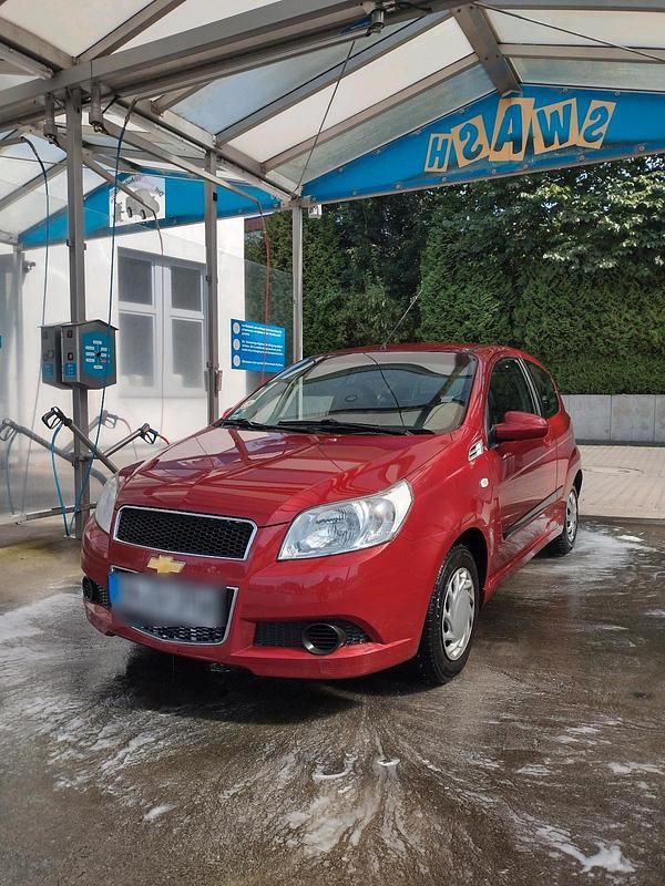 Rot Gebraucht 2010 Chevrolet Aveo Coupé | 1.700 € - Bild 1/4