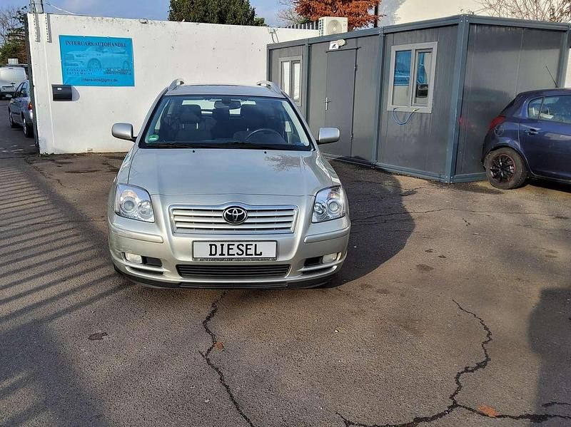Silber Gebraucht 2004 Toyota Avensis Executive Kombi | 2.998 € (Fairer Preis) - Bild 1/4