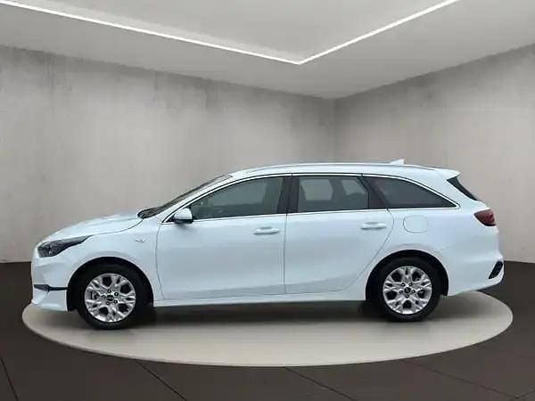 Usado Kia Ceed Vision 140 HP (102 kW) 2025 Branco Citadino