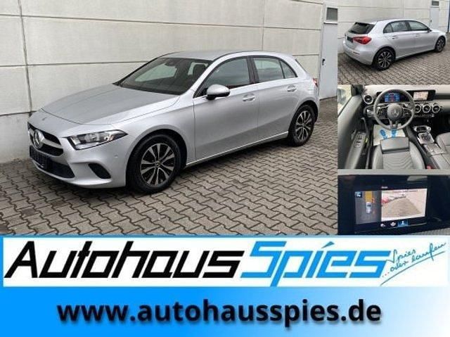 Silber metallic Gebraucht 2023 Mercedes A200 Business Limousine | 23.489 € (Superpreis) - Bild 1/4