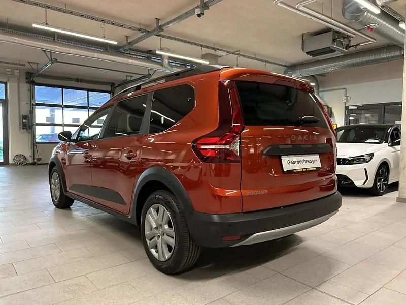 Gebraucht Dacia Jogger Comfort 101 PS (74 kW) 2022 Braun Van / Kleinbus