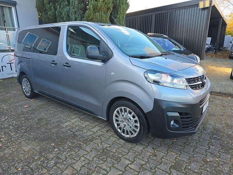 Grau Gebraucht 2020 Opel Zafira Life Van / Kleinbus | 17.990 € (Superpreis) - Bild 1/4