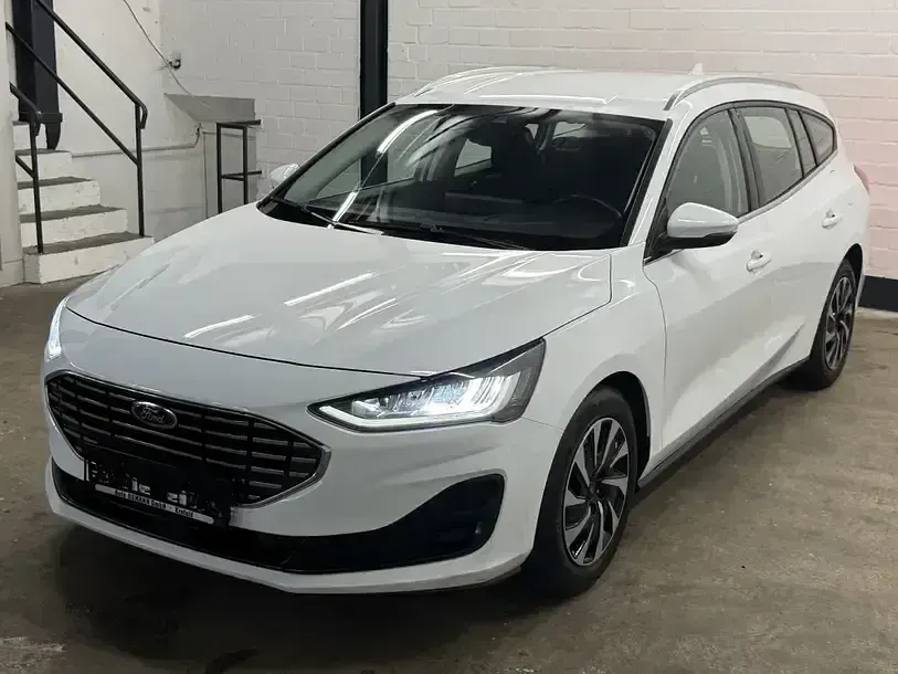 Gebraucht Ford Focus Titanium 116 PS (85 kW) 2023 Frostweiã Kombi