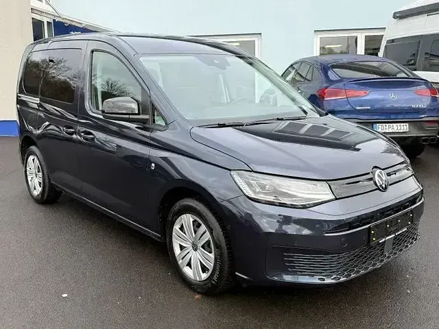 Second-hand VW Caddy 122 CP (89 kW) 2024 Albastru Monovolum