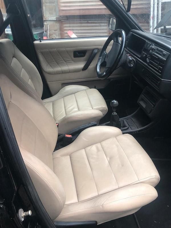 Gebraucht VW Golf Country 98 PS (72 kW) 1992 Schwarz Kleinwagen