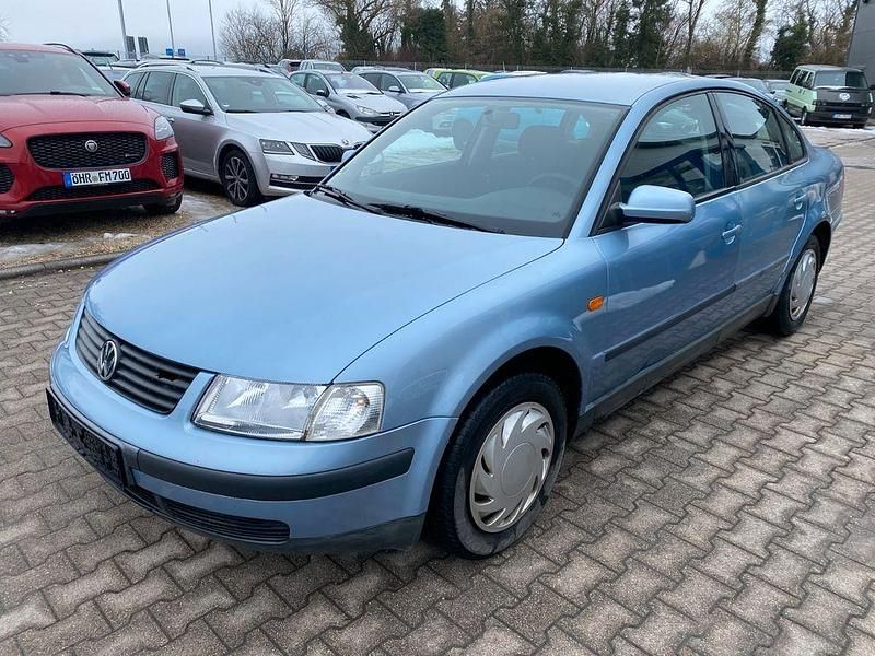 Blau Gebraucht 1997 VW Passat Limousine | 1.450 € (Fairer Preis) - Bild 1/4