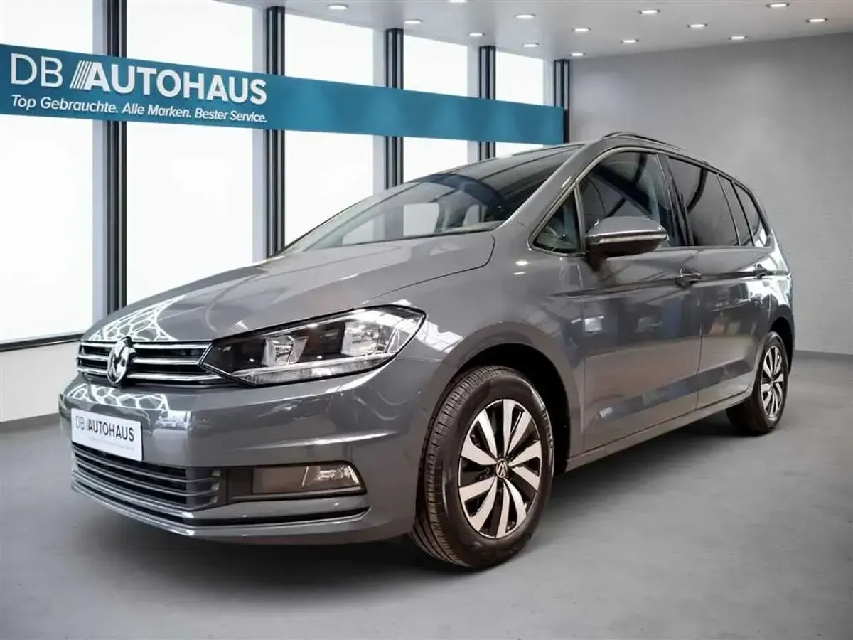 Gebraucht VW Touran Comfortline 150 PS (110 kW) 2025 Van / Kleinbus