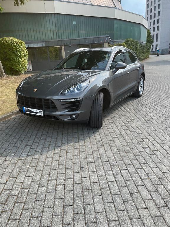 Grau Gebraucht 2014 Porsche Macan S SUV | 37.500 € (Teuer) - Bild 1/4