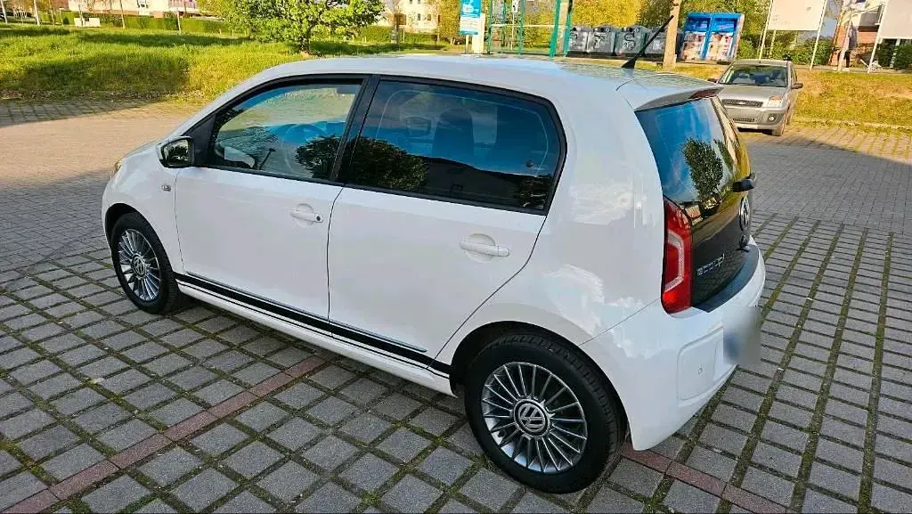 Gebraucht VW up! high up! 69 PS (50 kW) 2013 Weiß Kleinwagen