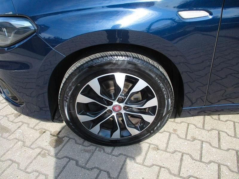 Gebraucht Fiat Tipo Mirror 95 PS (69 kW) 2020 Blau Limousine