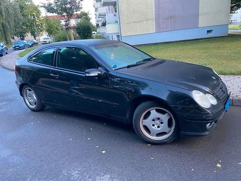 Schwarz Gebraucht 2004 Mercedes C200 Classic Limousine | 1.250 € (Guter Preis) - Bild 1/4