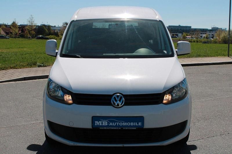 Second-hand VW Caddy Maxi Trendline 102 CP (75 kW) 2013 Alb Monovolum