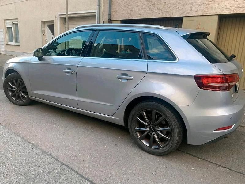 Second-hand Audi A3 116 CP (85 kW) 2018 Gri Berlinǎ