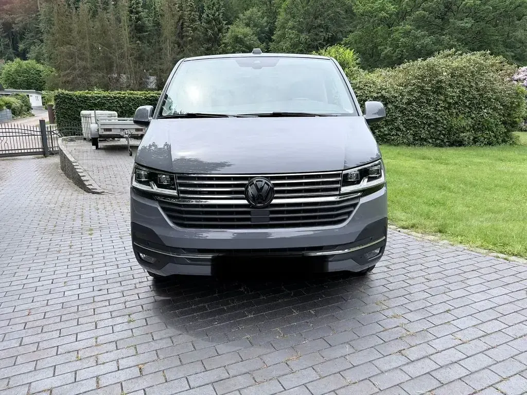 Gebraucht VW Multivan Generation Six 150 PS (110 kW) 2021 Grau Van / Kleinbus