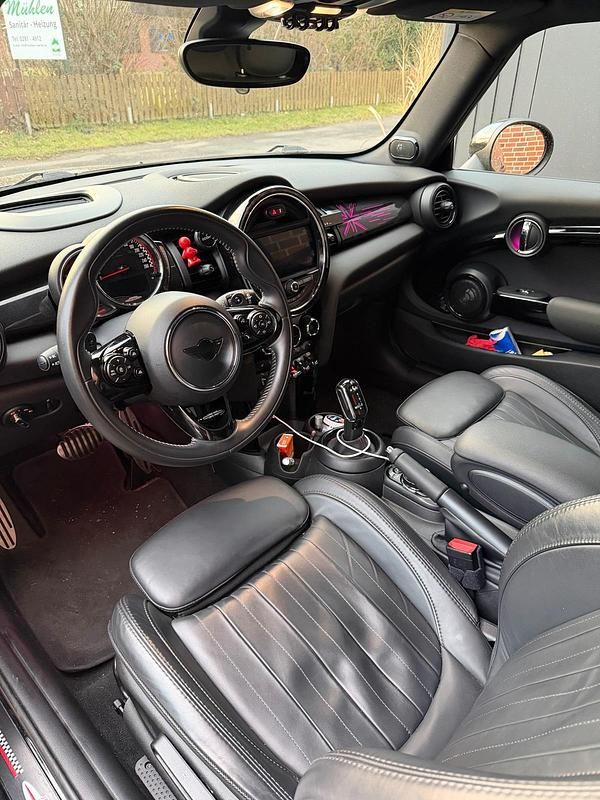 Gebraucht Mini John Cooper Works 231 PS (169 kW) 2019 Schwarz Kleinwagen