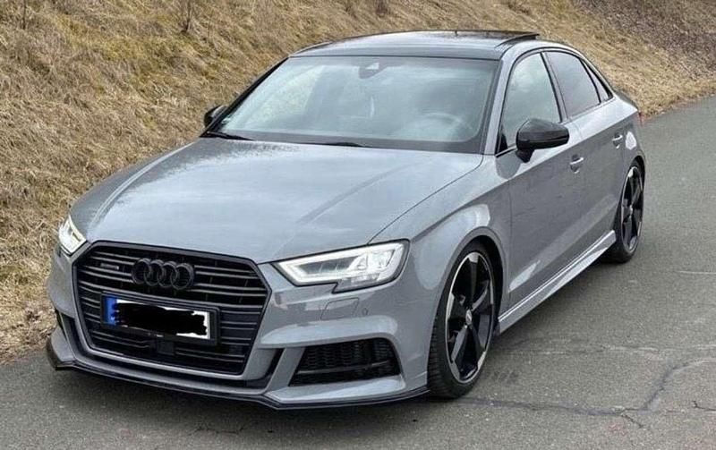 Grau Gebraucht 2020 Audi A3 S-Line Limousine | 30.390 € - Bild 1/4