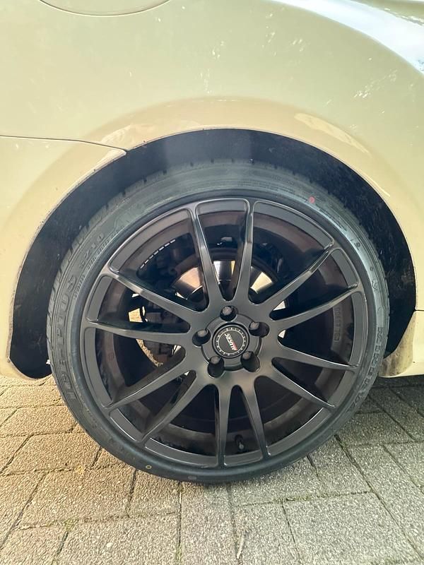 Weiß Gebraucht 2011 Mercedes 350 AMG Coupé | 10.200 € - Bild 1/4