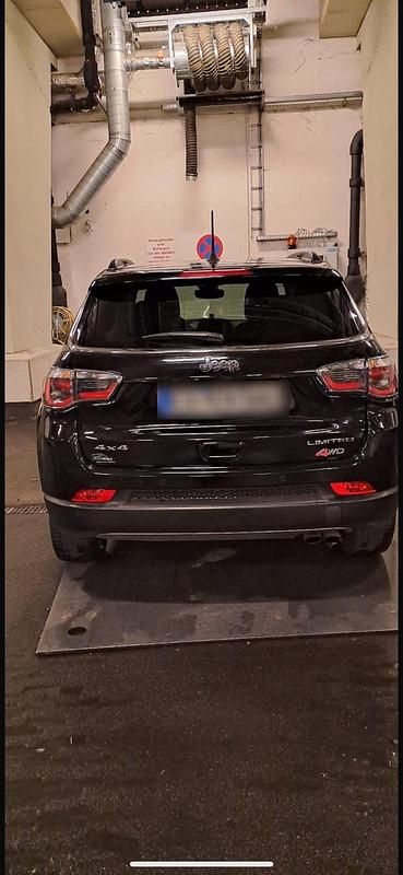 Gebraucht Jeep Compass 170 PS (125 kW) 2020 Schwarz SUV