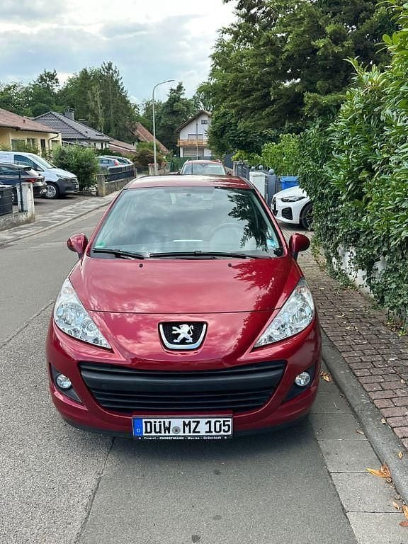 Rot Gebraucht 2010 Peugeot 207 Limousine | 3.999 € (Fairer Preis) - Bild 1/4
