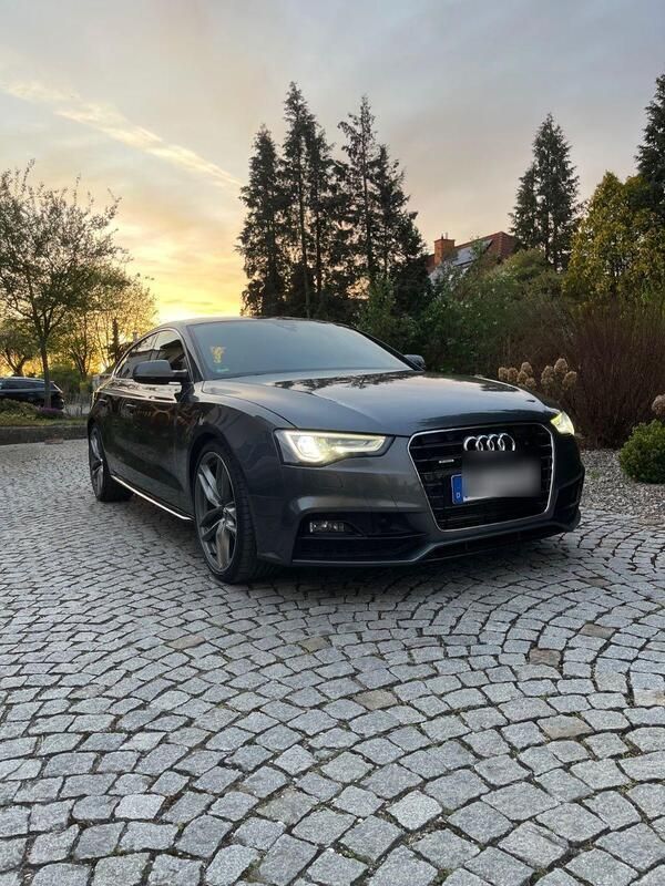Grau Gebraucht 2015 Audi A5 Sportback Ambiente Limousine | 20.999 € (Teuer) - Bild 1/4