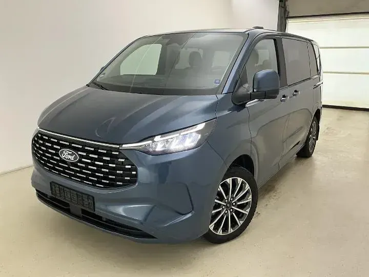 Gebraucht Ford Tourneo Custom Titanium 233 PS (171 kW) 2025 Chromablau Van