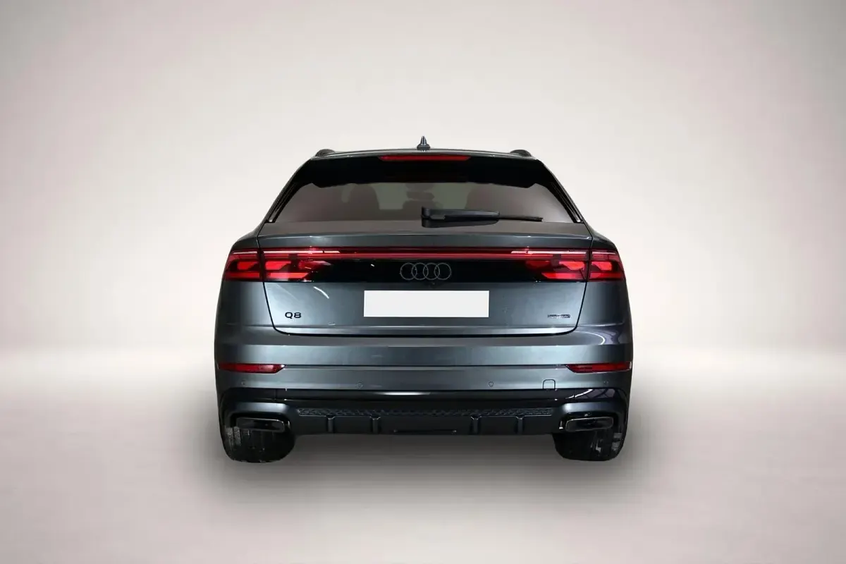 Gebraucht Audi Q8 Design 286 PS (210 kW) 2026 Manufacturer SUV
