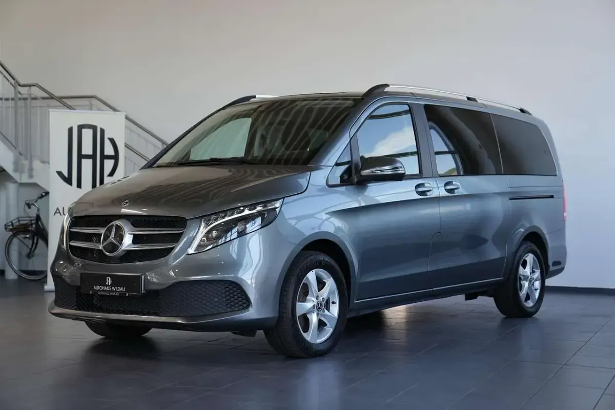 Gebraucht Mercedes V250 Edition 190 PS (139 kW) 2022 Lackfarbe selenitgrau mb7992 Van / Kleinbus