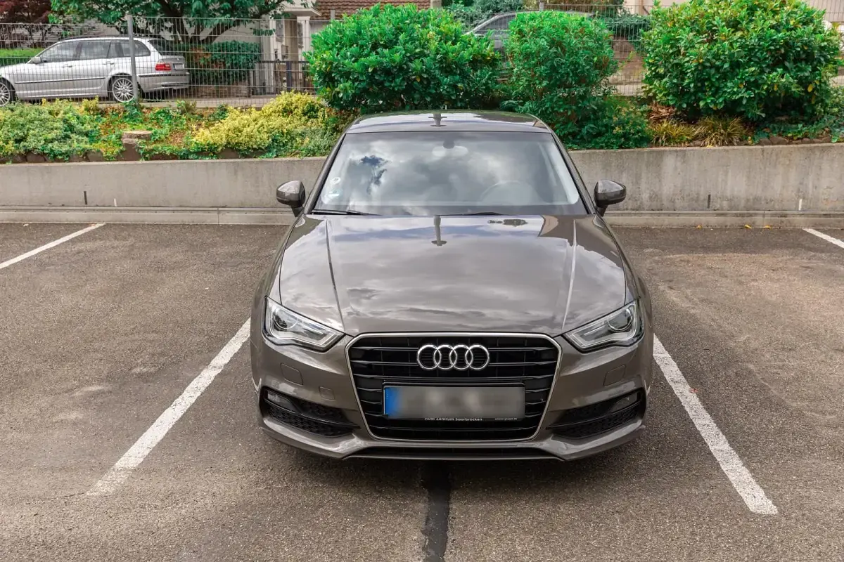 Gebraucht Audi A3 Ambition 180 PS (132 kW) 2014 Grau Limousine