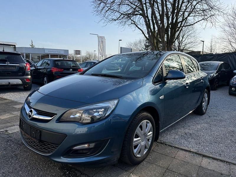 Gebraucht Opel Astra Edition 116 PS (85 kW) 2013 Blau Limousine