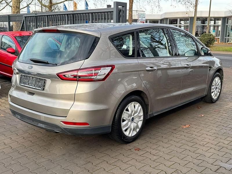 Gebraucht Ford S-MAX S 160 PS (117 kW) 2016 Gold Van / Kleinbus