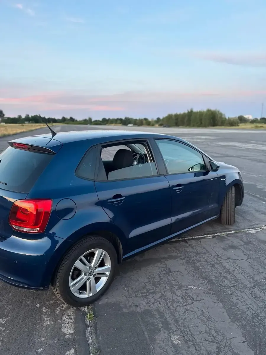 Gebraucht VW Polo 105 PS (77 kW) 2014 Blau Kleinwagen