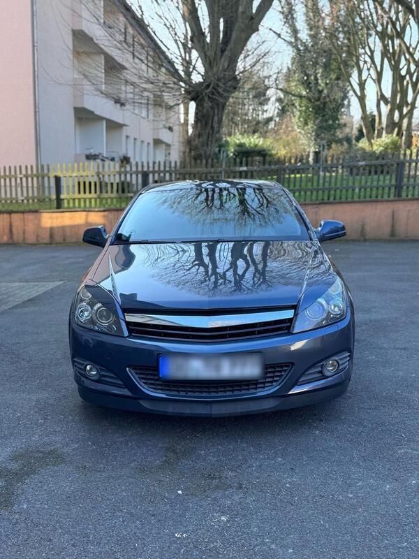 Blau Gebraucht 2009 Opel Astra GTC Coupé | 4.300 € (Etwas zu teuer) - Bild 1/4