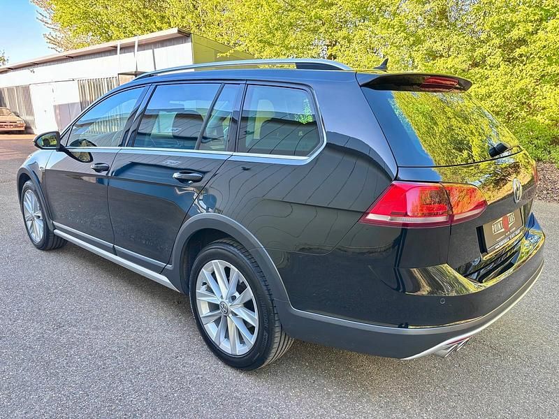 Gebraucht VW Golf Alltrack 184 PS (135 kW) 2015 Deep black perleffekt Kombi