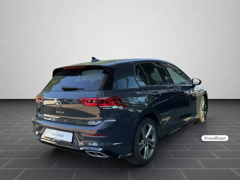 Gebraucht VW Golf VIII R-line 131 PS (96 kW) 2024 Uranograu Limousine